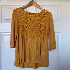 Juniors yellow lace blouse